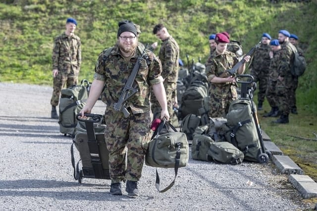 La commission est convaincue que cette mesure permettra mieux d'empêcher certains d'opter pour le service civil de manière impulsive. Image: Keystone