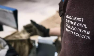 Le Parlement veut durcir les conditions d'accès au service civil (archives). (© KEYSTONE/CHRISTIAN BEUTLER)